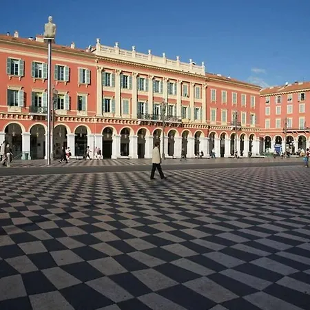 à Louer Au Cœur Du Carré D Or à Nice, Rue Dalpozzo à 150 Mètres Des Plages Appartamento Nizza