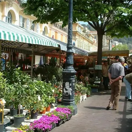 à Louer Au Cœur Du Carré D Or à Nice, Rue Dalpozzo à 150 Mètres Des Plages Nizza