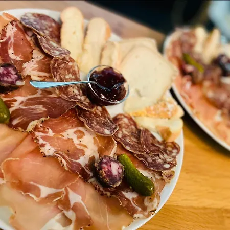 Appartamento à Louer Au Cœur Du Carré D Or à Nice, Rue Dalpozzo à 150 Mètres Des Plages Nizza