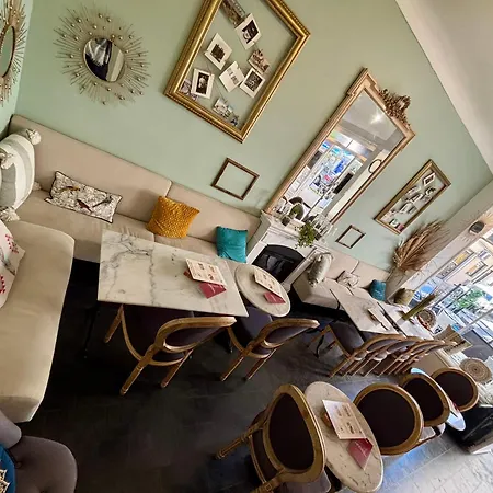 à Louer Au Cœur Du Carré D Or à Nice, Rue Dalpozzo à 150 Mètres Des Plages